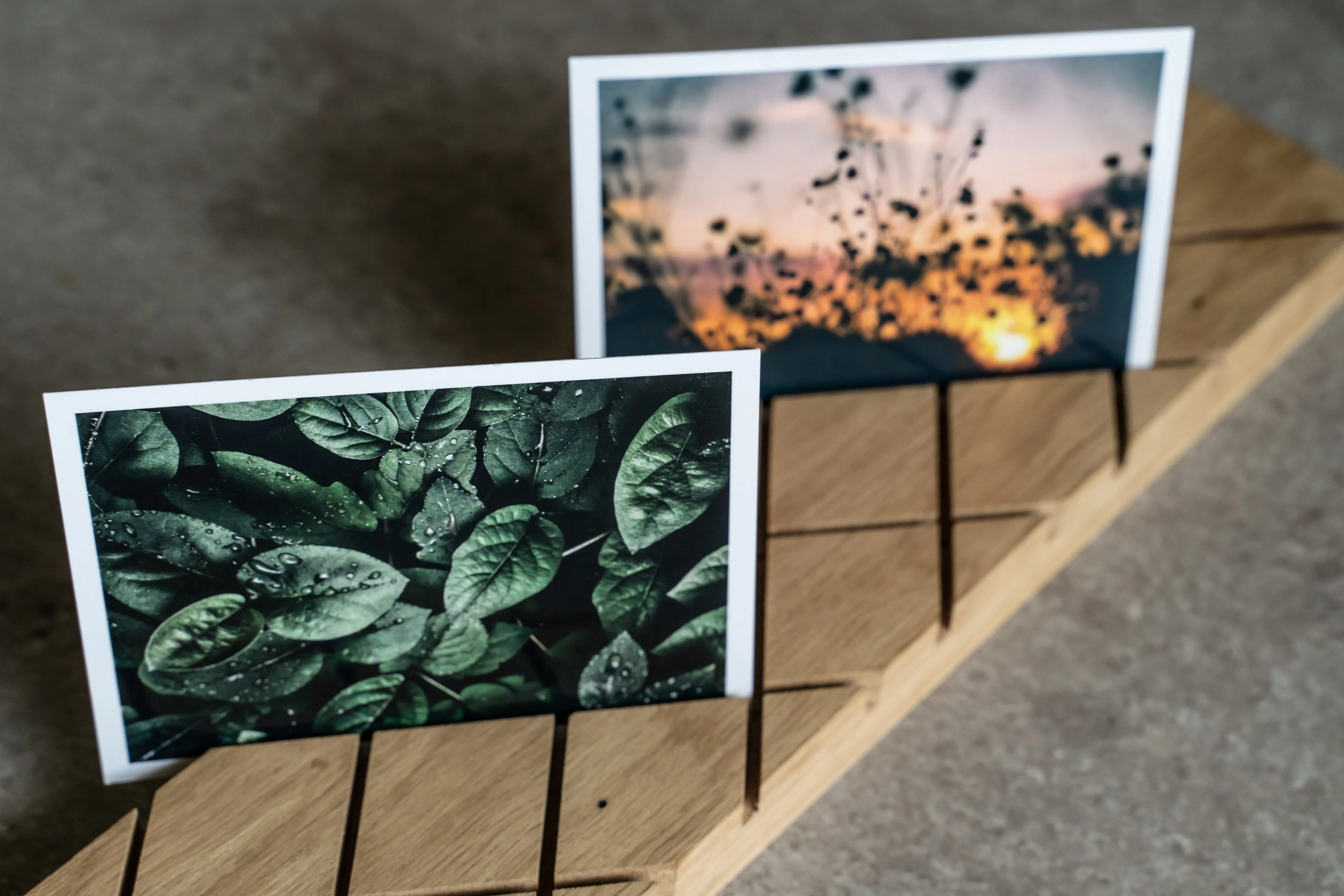 Atminta Oak Photo Stand