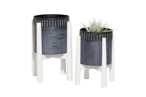 BLACK METAL MODERN PLANTER