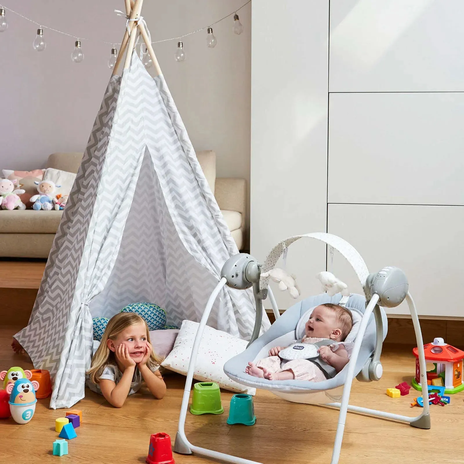 Chicco Swing Relax and Play - Dark Grey