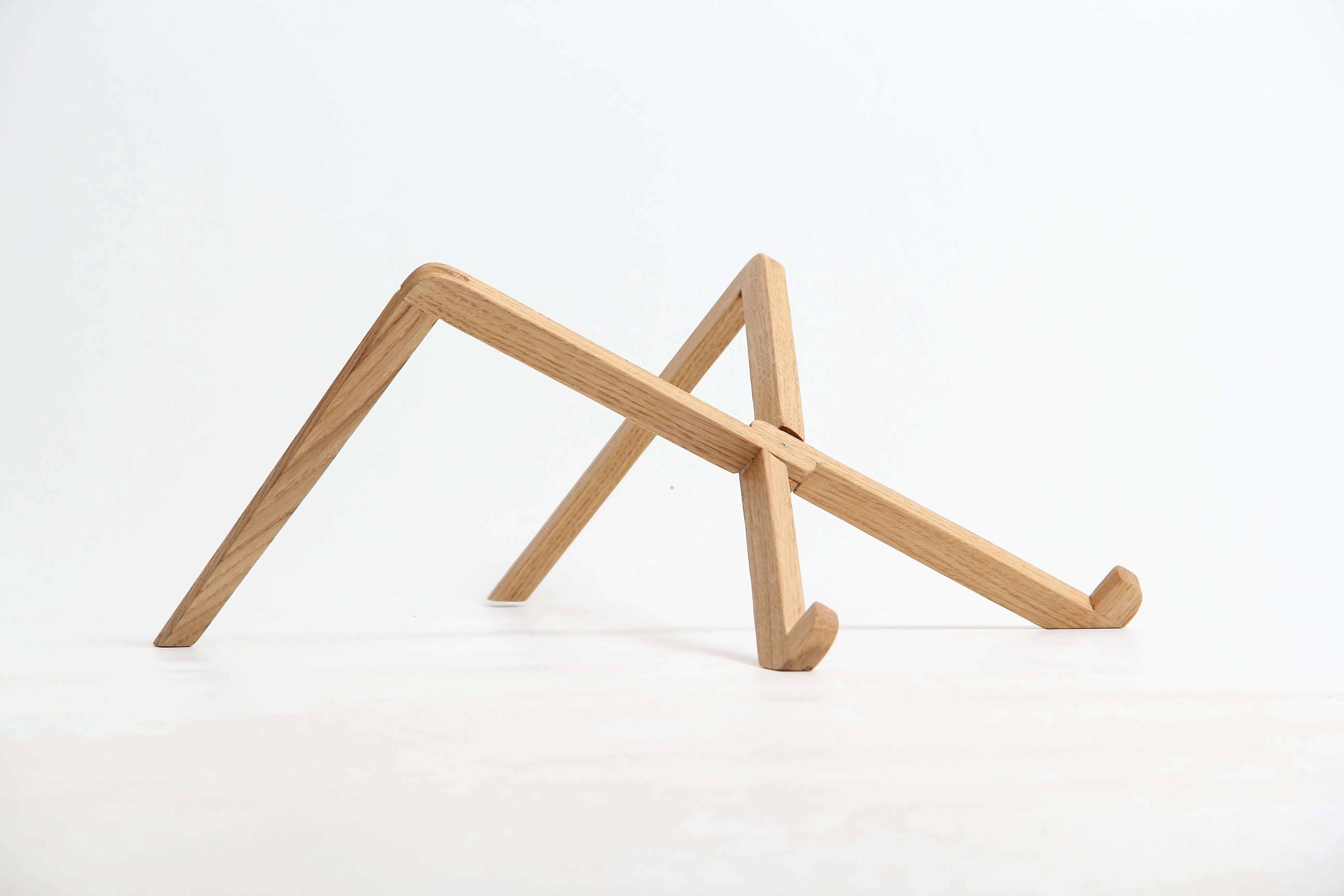 Kynga Oak Book Stand