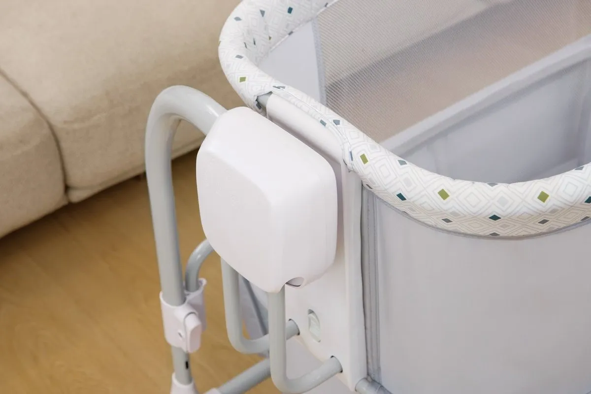 MASTELA Bassinet Deluxe 3in 1 Swing & Bassinet Dots