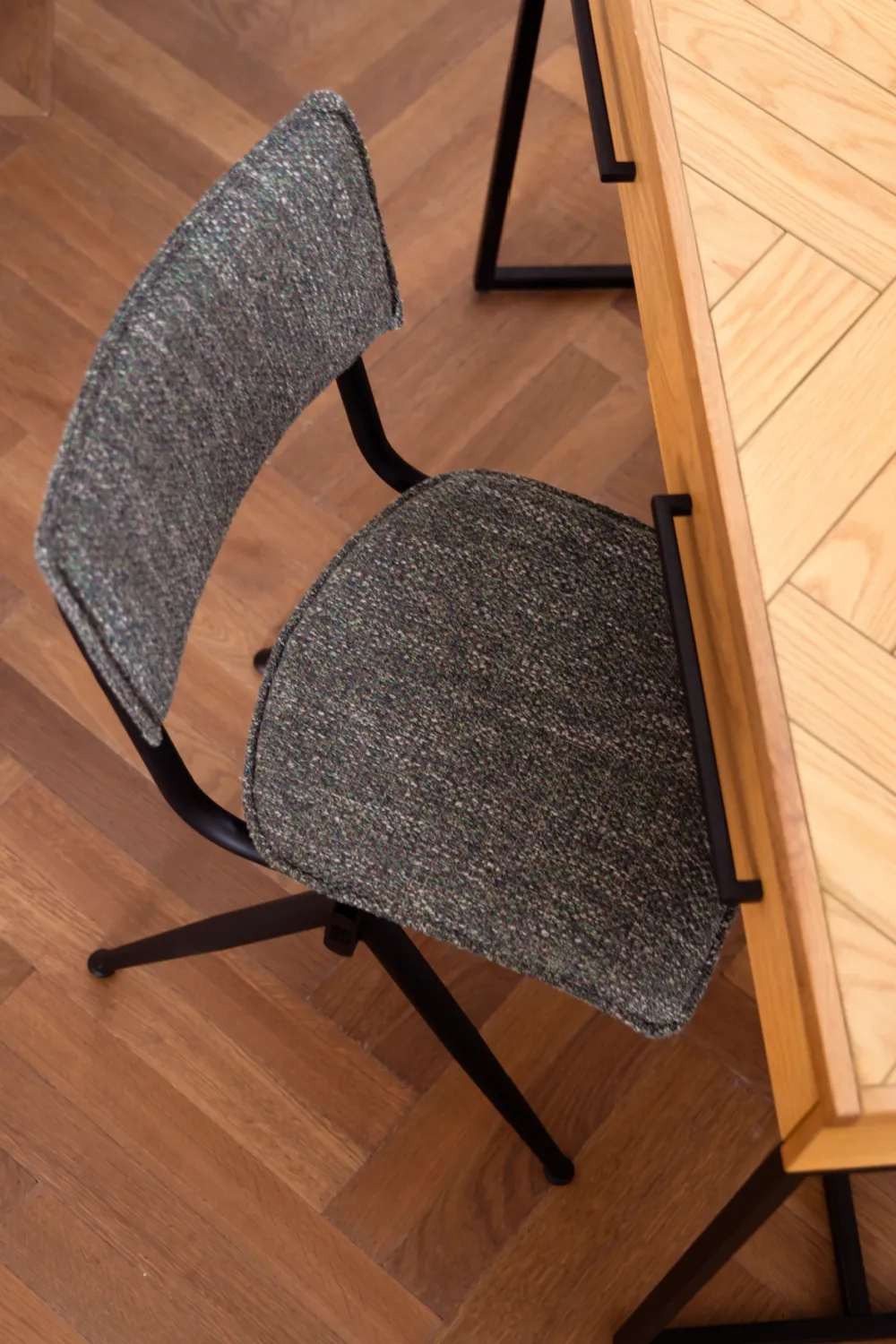Minimalist Dining Chairs (2) | Dutchbone Willow