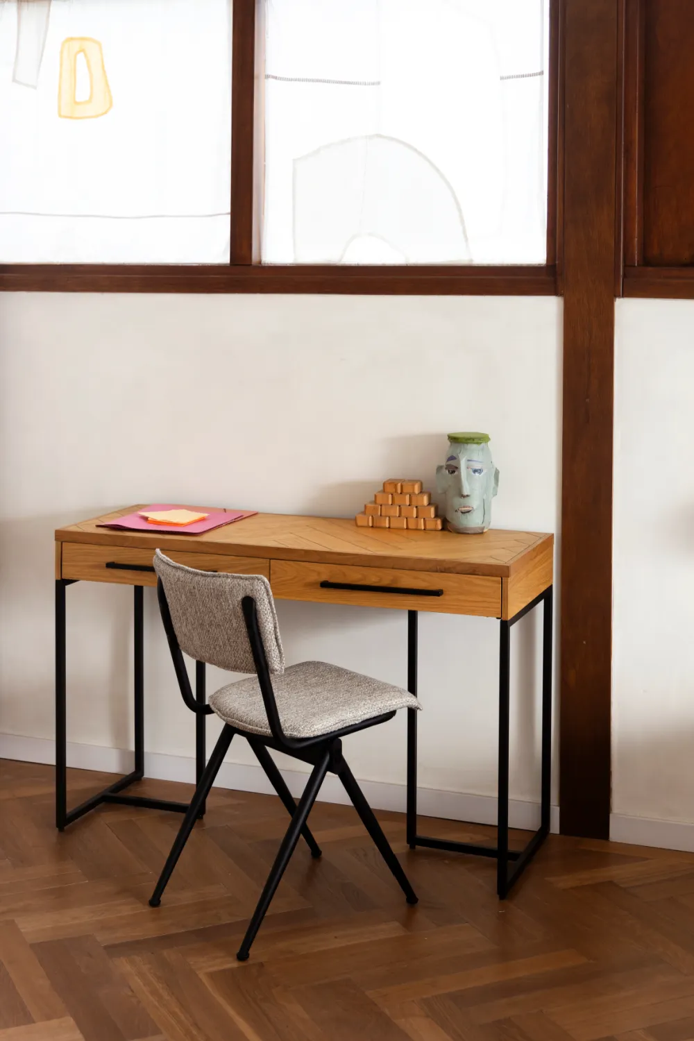 Minimalist Dining Chairs (2) | Dutchbone Willow