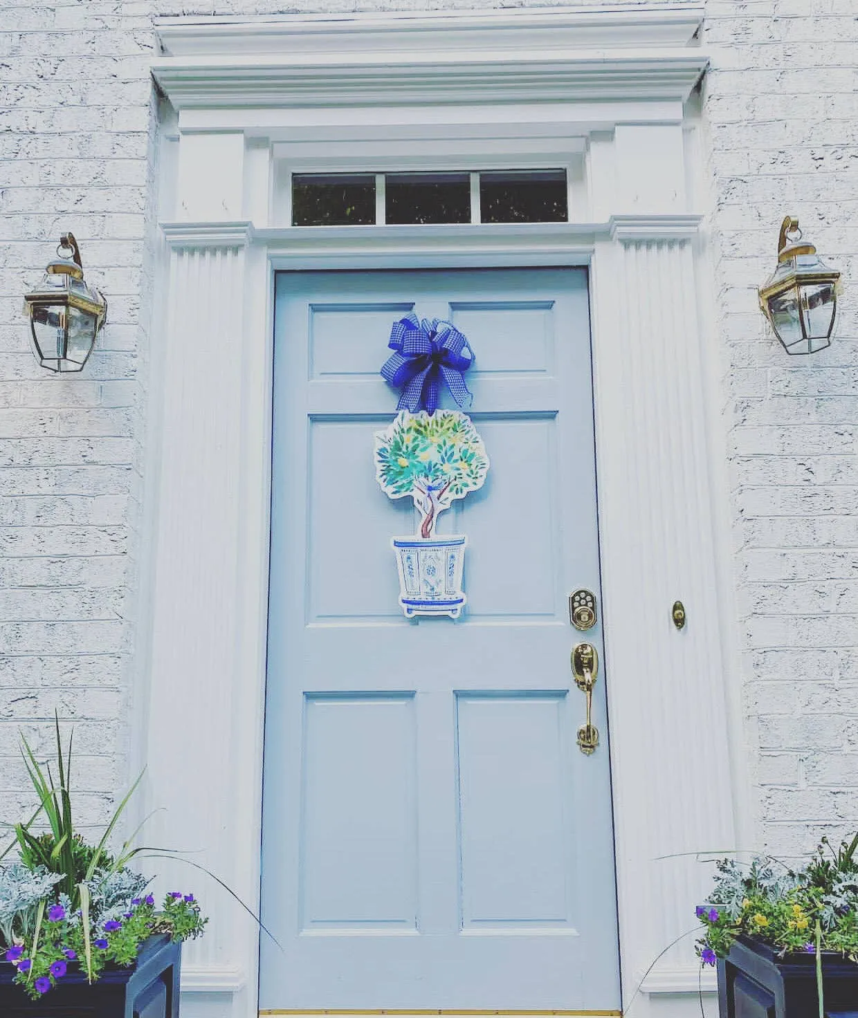 rebecca chinoiserie boxwood planter with lemons door hanger