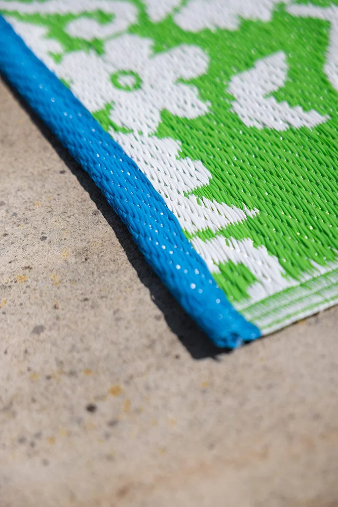 Recycled Vintage Design Outdoor Rug in Green
