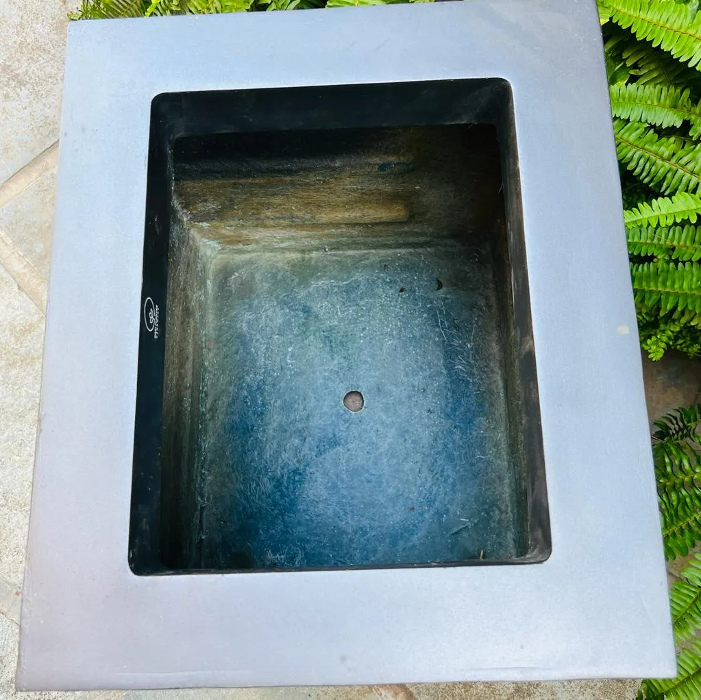 Sanjeeda 8  :  Fibre glass planter