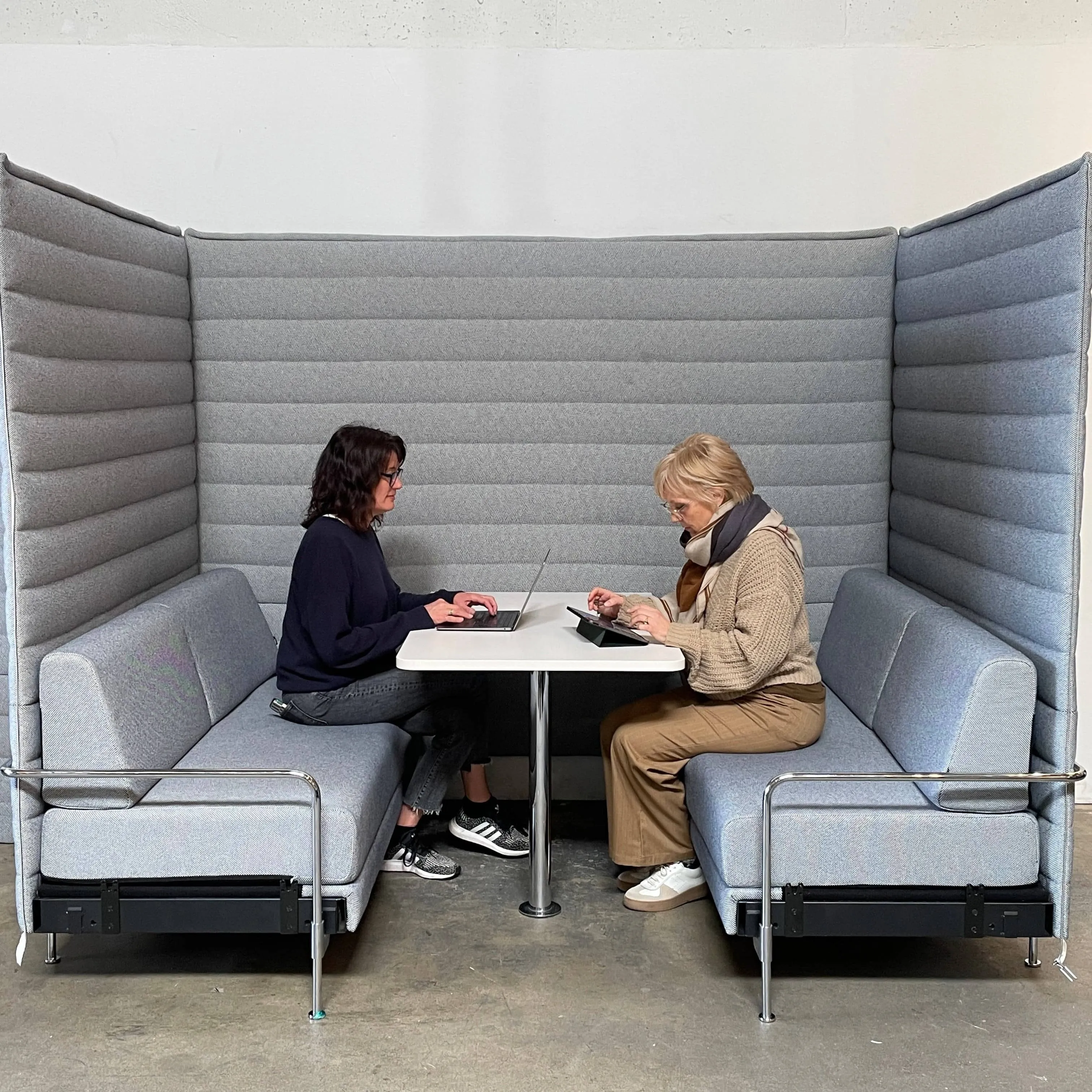 Vitra Alcove Cabin
